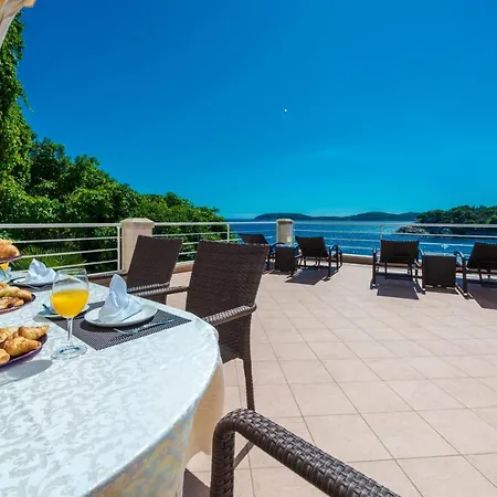 K Dubrovnik - Five Bedroom With Private Sea Access Затон