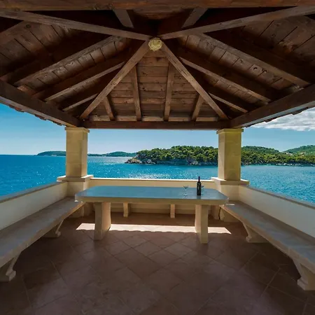 Вилла K Dubrovnik - Five Bedroom With Private Sea Access Затон