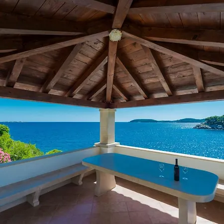K Dubrovnik - Five Bedroom With Private Sea Access Затон