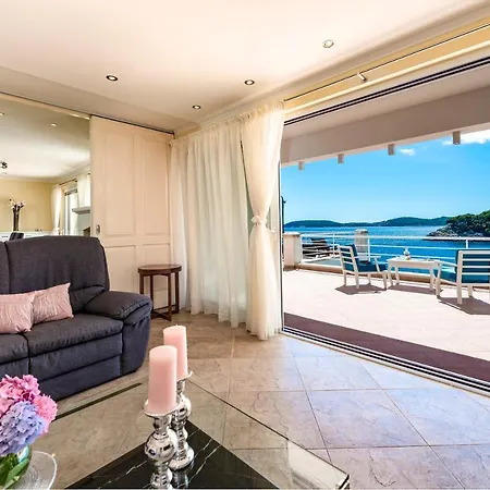 Вилла K Dubrovnik - Five Bedroom With Private Sea Access Затон