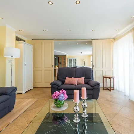 K Dubrovnik - Five Bedroom With Private Sea Access Затон