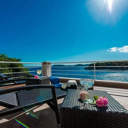 Вилла K Dubrovnik - Five Bedroom With Private Sea Access *