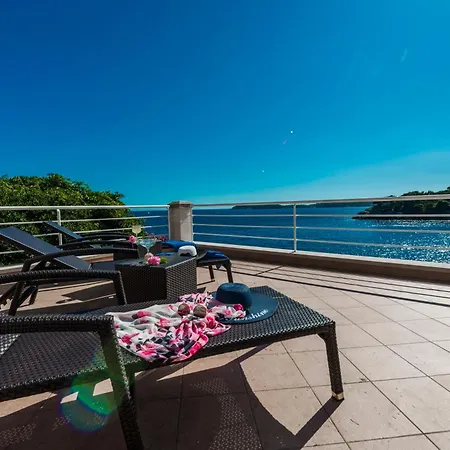 Вилла K Dubrovnik - Five Bedroom With Private Sea Access *