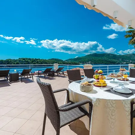 Вилла K Dubrovnik - Five Bedroom With Private Sea Access