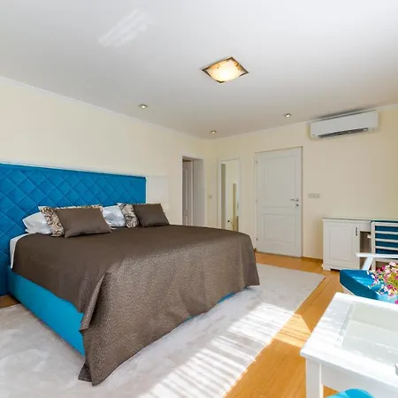 K Dubrovnik - Five Bedroom With Private Sea Access Вилла *