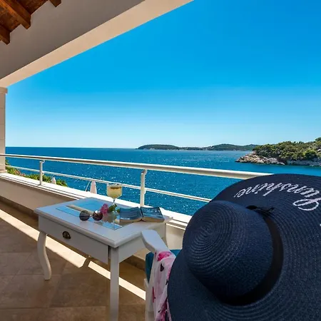 Вилла K Dubrovnik - Five Bedroom With Private Sea Access Затон