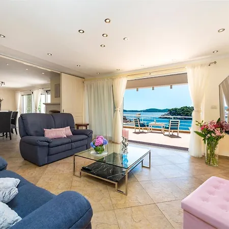K Dubrovnik - Five Bedroom With Private Sea Access * Затон