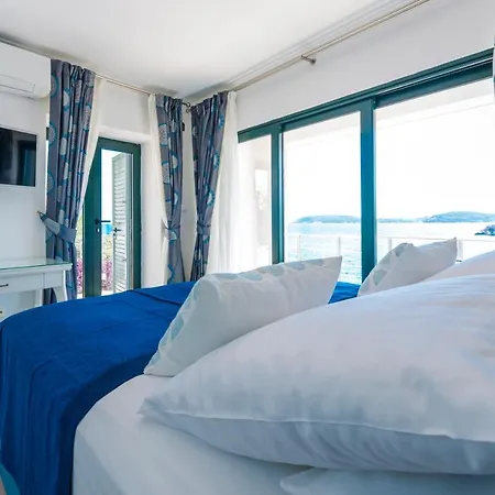 Вилла K Dubrovnik - Five Bedroom With Private Sea Access *